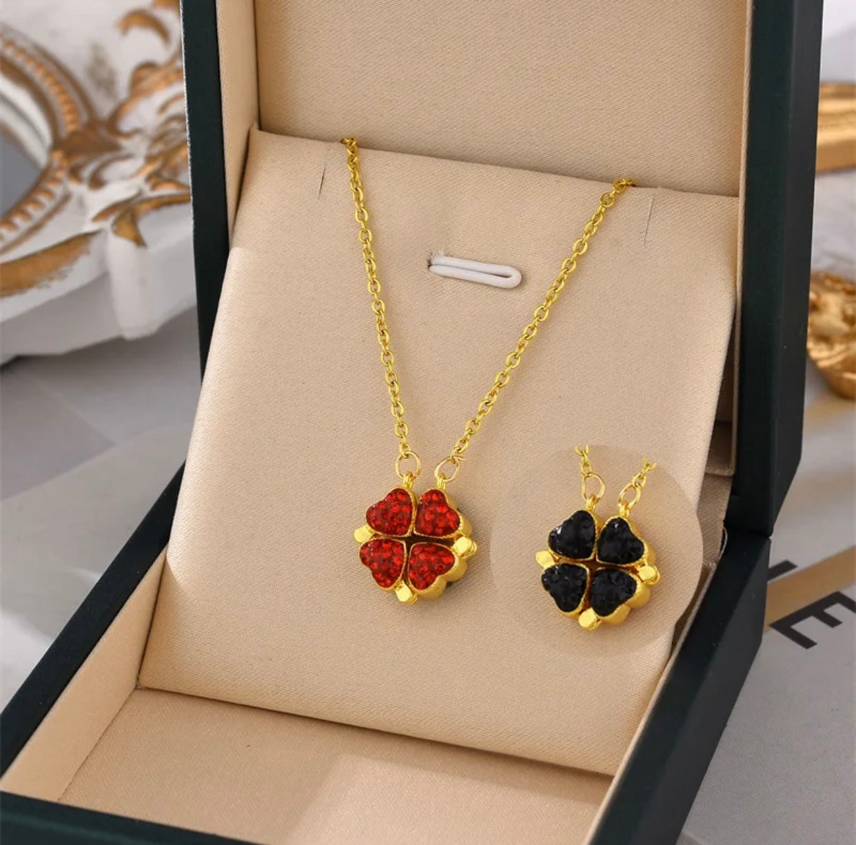 Collier trèfle infini