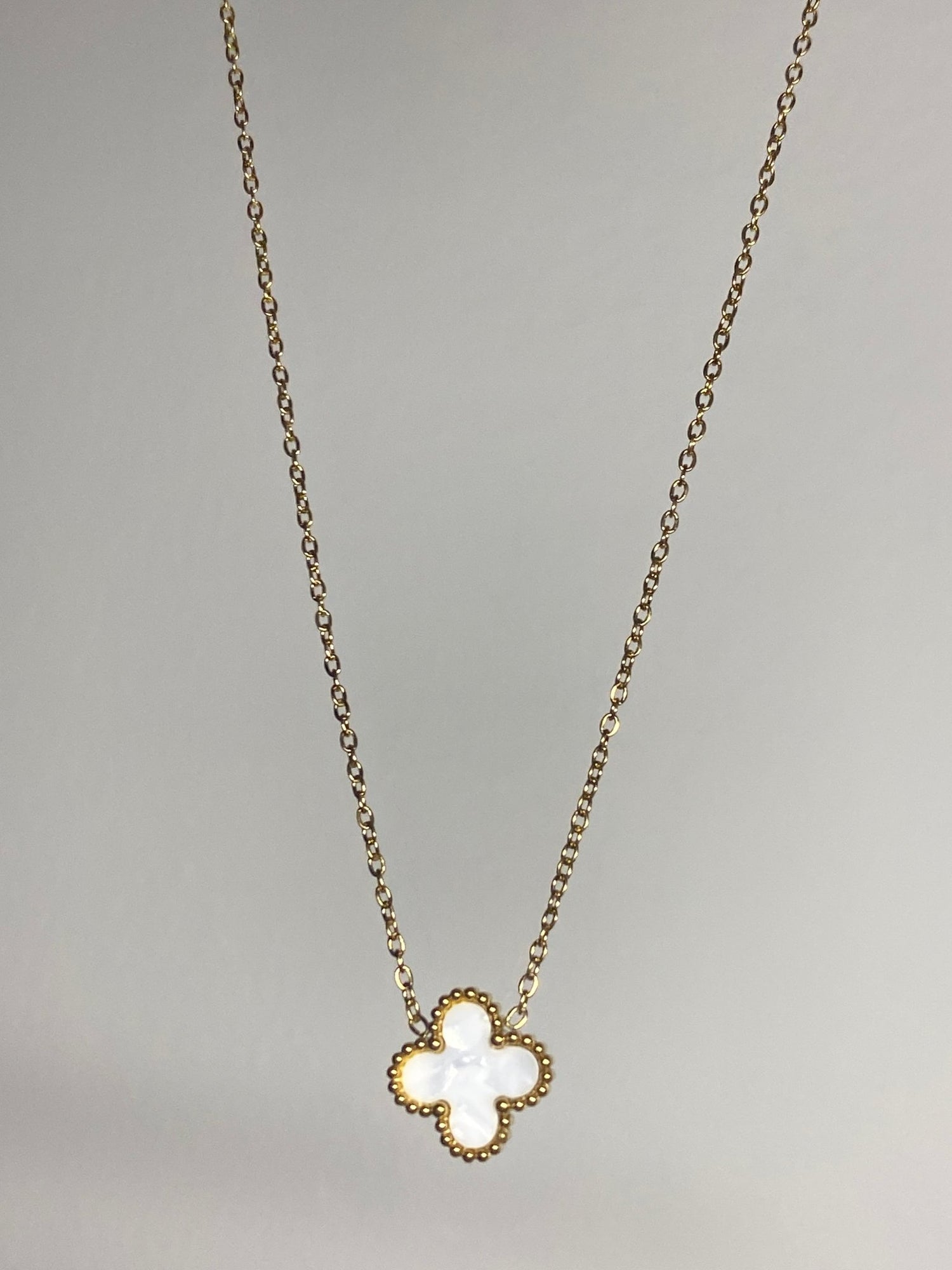 collier trefle color - C’sBeauty shopBlanc